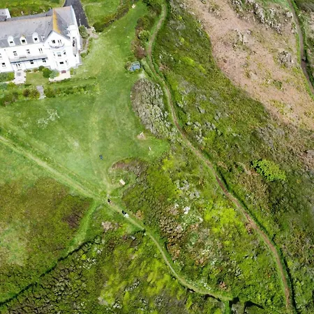 Journeys End With Stunning Sea Views From The Headland Holiday home