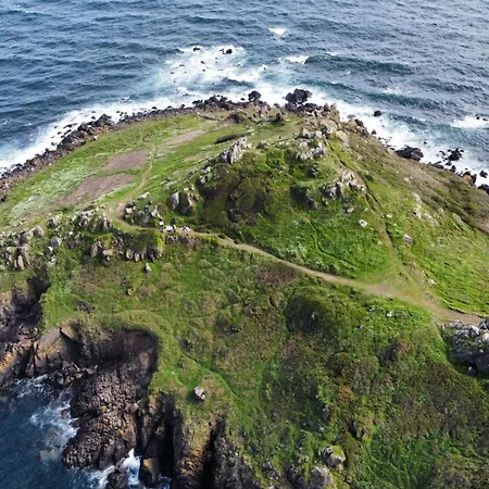 Holiday home Journeys End With Stunning Sea Views From The Headland Coverack