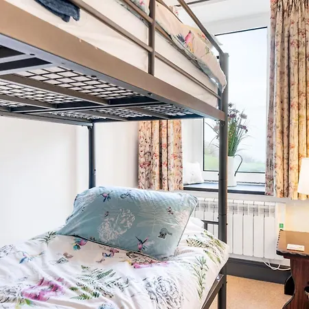 Holiday home Journeys End With Stunning Sea Views From The Headland Coverack