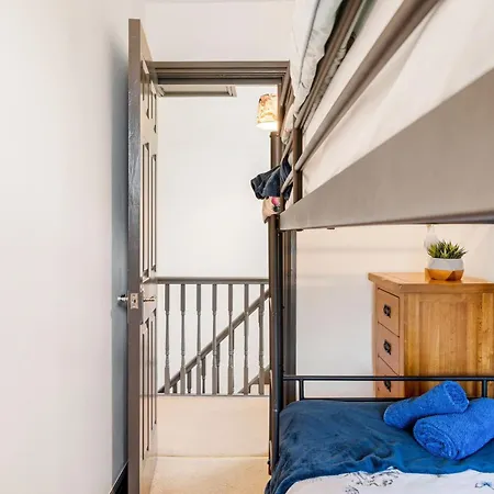 Journeys End With Stunning Sea Views From The Headland Holiday home *