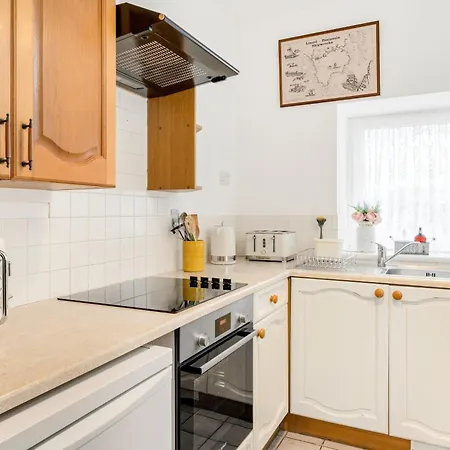 Journeys End With Stunning Sea Views From The Headland *