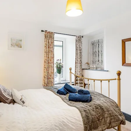 Journeys End With Stunning Sea Views From The Headland Holiday home