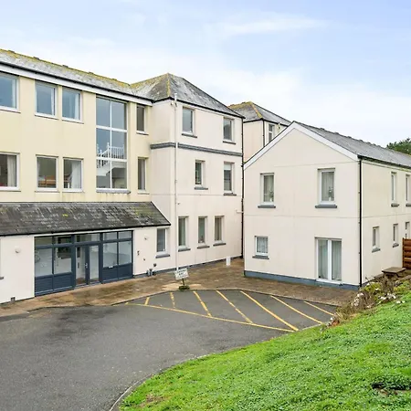 Journeys End With Stunning Sea Views From The Headland Holiday home
